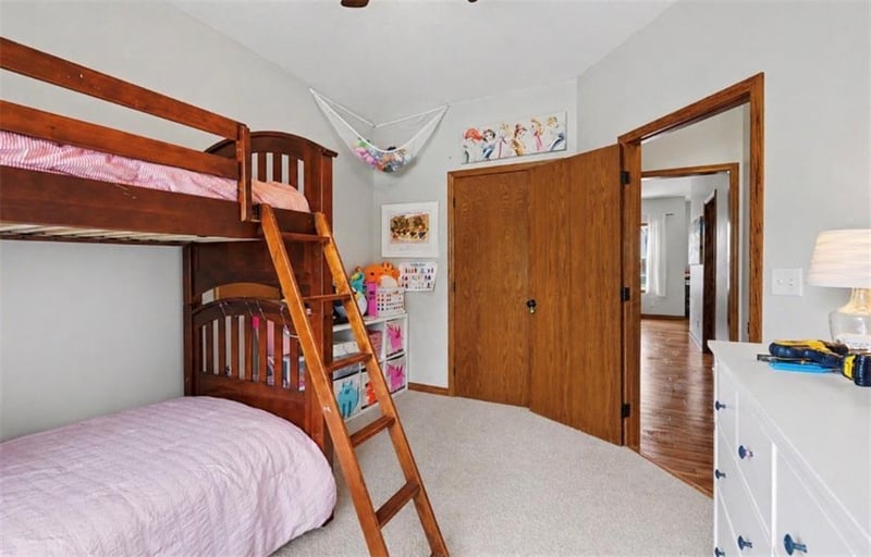 1414 25th Ter, Lawrence, KS 66046