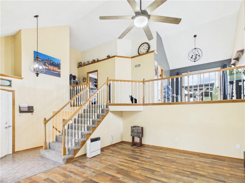 719 Brookside Dr, Warrensburg, MO 64093