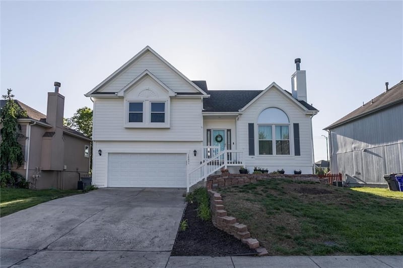 14891 Summit St, Olathe, KS 66062