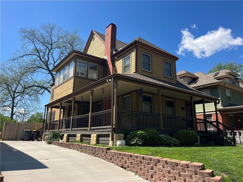 3530 Kenwood Ave, Kansas City, MO 64109
