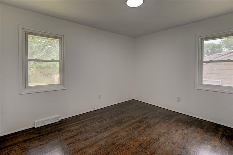 5733 Drury Ave, Kansas City, MO 64119