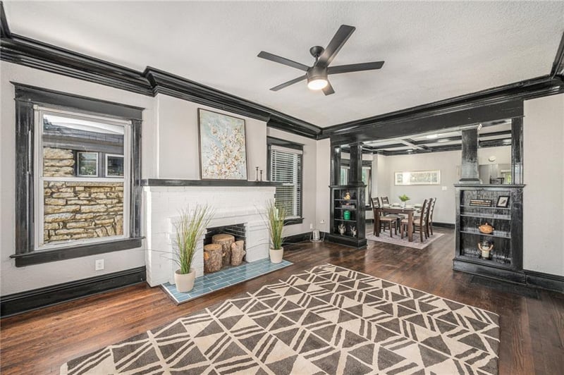 2824 Tracy Ave, Kansas City, MO 64109