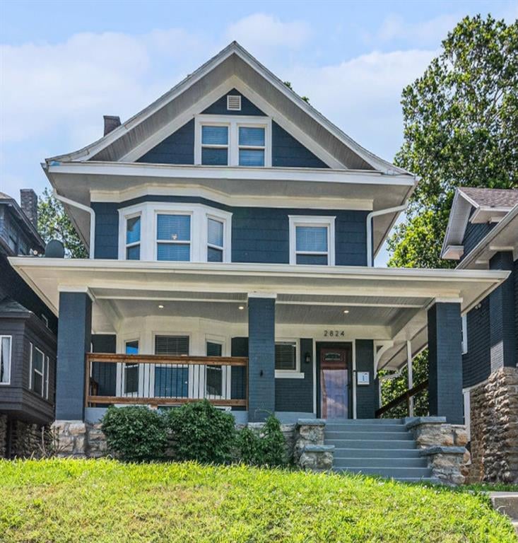 2824 Tracy Ave, Kansas City, MO 64109