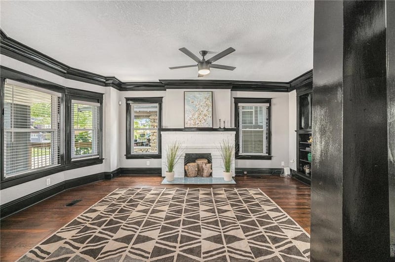 2824 Tracy Ave, Kansas City, MO 64109