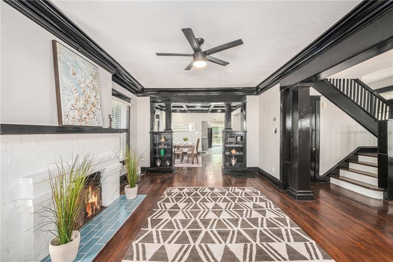 2824 Tracy Ave, Kansas City, MO 64109