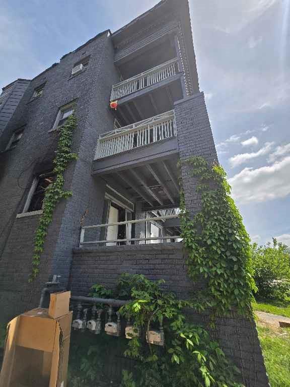 3300 Linwood Blvd, Kansas City, MO 64128