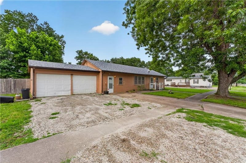 263 W Main St, Prescott, KS 66767