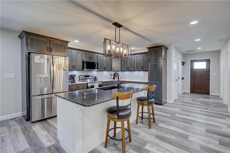 2017 14th St, Pittsburg, KS 66762