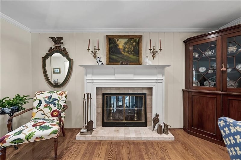 4533 65th St, Prairie Village, KS 66208