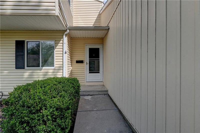1921 97th St #1921, Kansas City, MO 64131