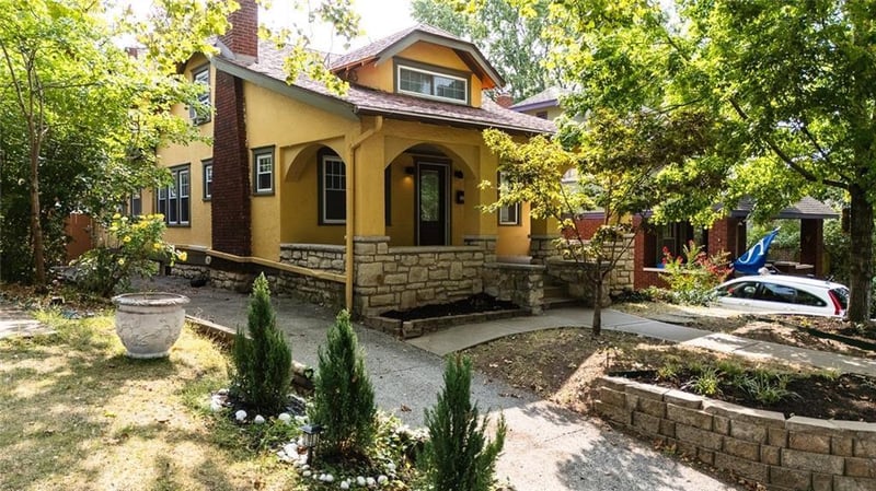 5125 Tracy Ave, Kansas City, MO 64110