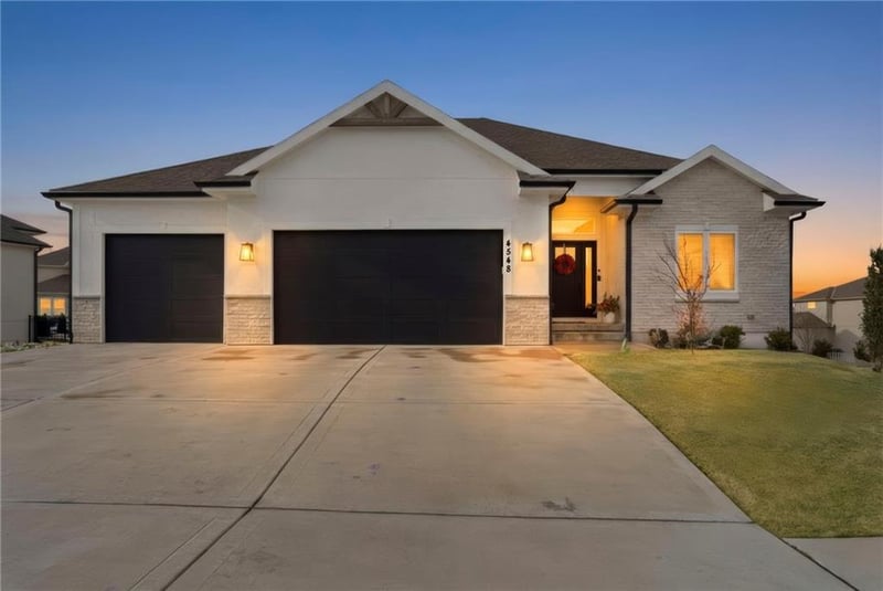 4548 NE Seneca Ter, Lee's Summit, MO 64064