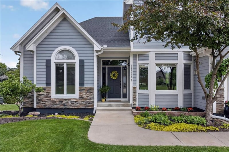 18224 153rd St, Basehor, KS 66007