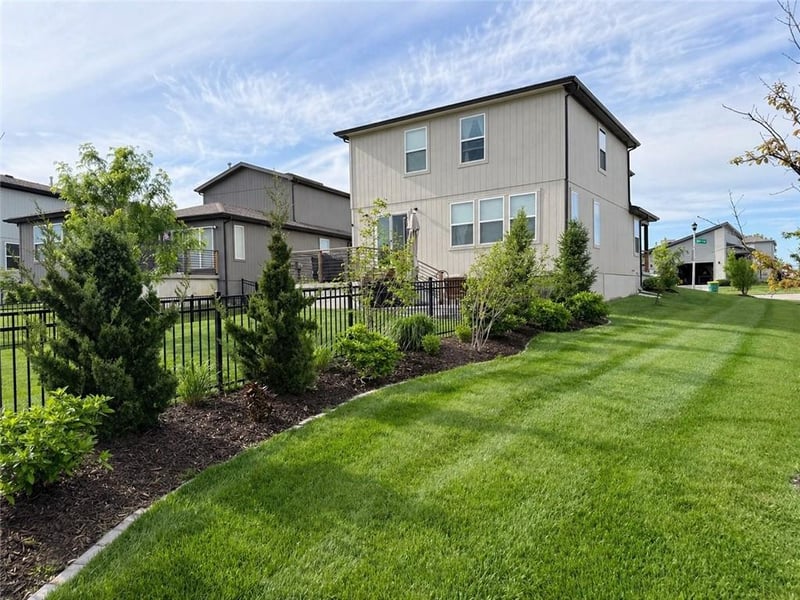 13303 180th Ter, Overland Park, KS 66013