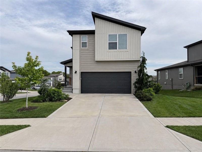 13303 180th Ter, Overland Park, KS 66013