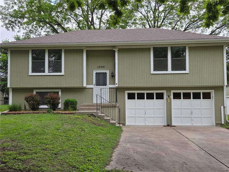 17251 Benton Dr, Belton, MO 64012