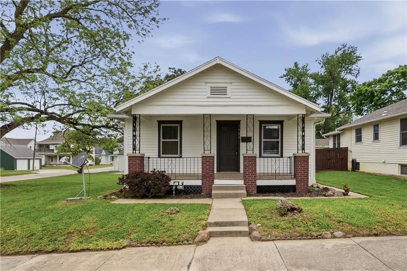 2407 Seneca St, St Joseph, MO 64507