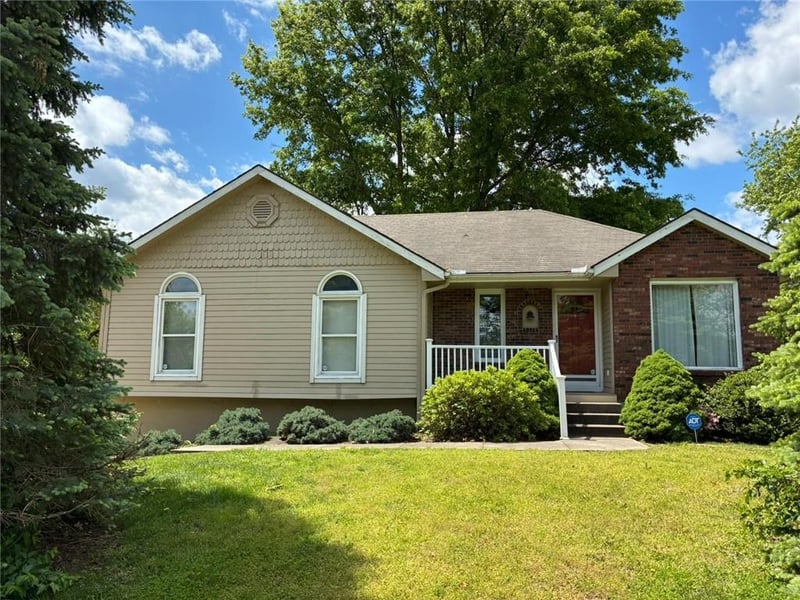 11424 Woodland Ave, Kansas City, MO 64155