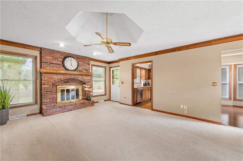 11424 Woodland Ave, Kansas City, MO 64155