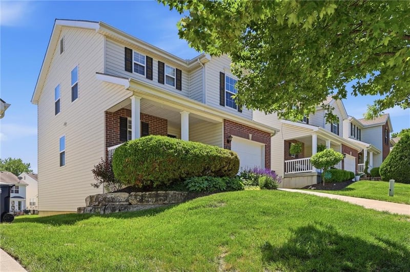 1827 82nd Ter, Kansas City, MO 64151