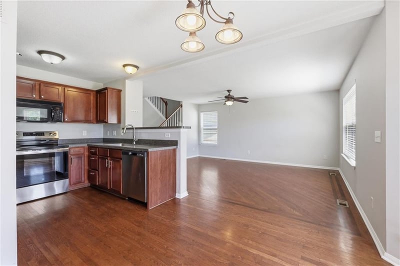 1827 82nd Ter, Kansas City, MO 64151