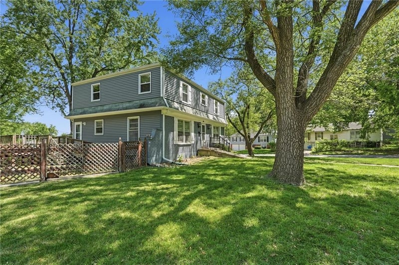 13223 Park Ln, Grandview, MO 64030