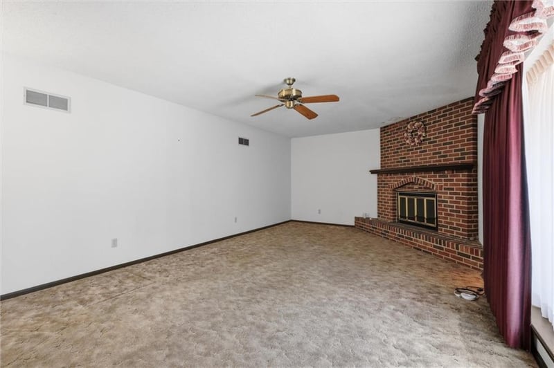 3300 Phelps Rd, Independence, MO 64055