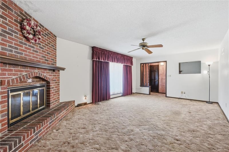 3300 Phelps Rd, Independence, MO 64055