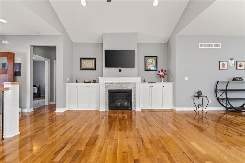 8125 N Farley Ave, Kansas City, MO 64158