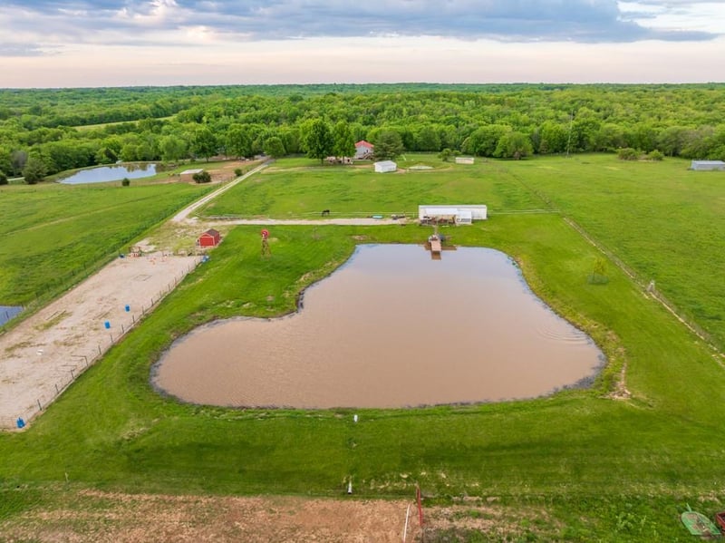 32506 Hammond Rd, Grain Valley, MO 64029