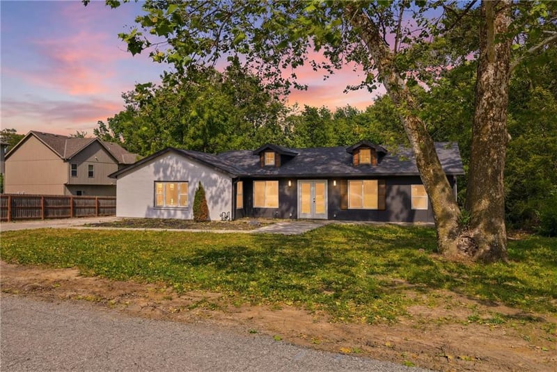 11011 Holmes St, Kansas City, MO 64155