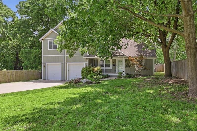 7612 Eby Ave, Overland Park, KS 66204