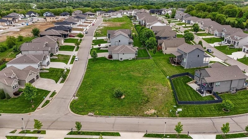 25251 141st Ter, Olathe, KS 66061