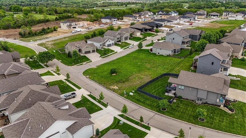 25251 141st Ter, Olathe, KS 66061