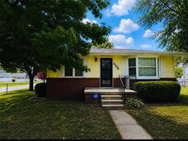 6538 Washington St, St Joseph, MO 64504
