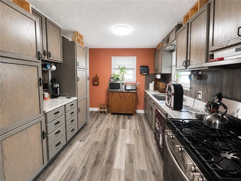 6538 Washington St, St Joseph, MO 64504