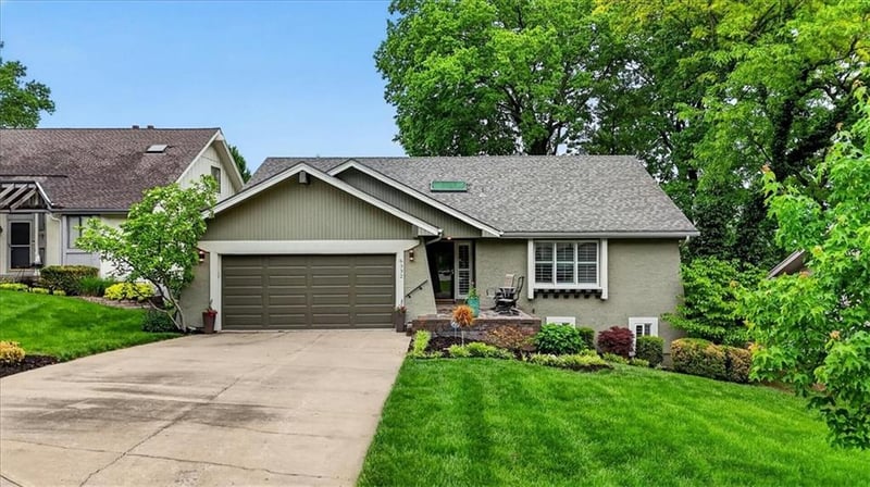 6332 W 52nd St, Mission, KS 66202