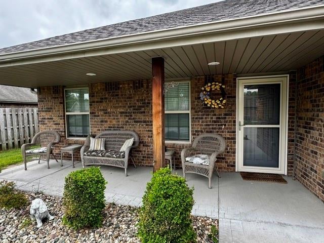 110 Lindsey Ln, Grain Valley, MO 64029