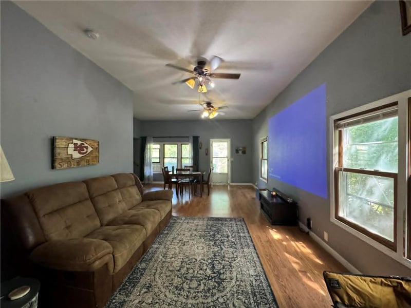 2426 18th St, St Joseph, MO 64503