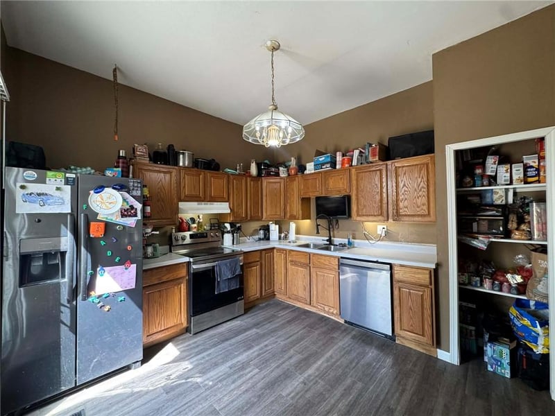 2426 18th St, St Joseph, MO 64503