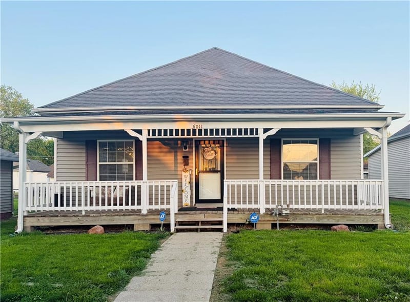 6011 Mead St, St Joseph, MO 64504