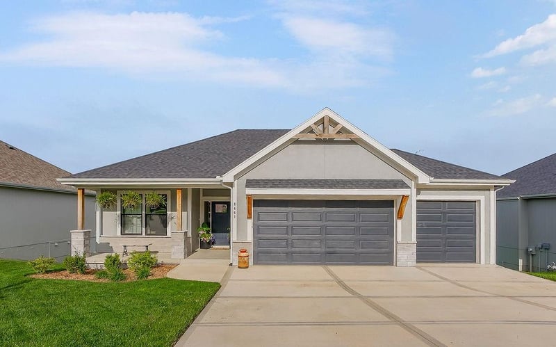 8461 Primrose St, De Soto, KS 66018