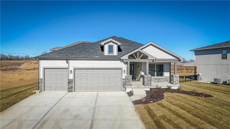 6024 Arapahoe St, Shawnee, KS 66226