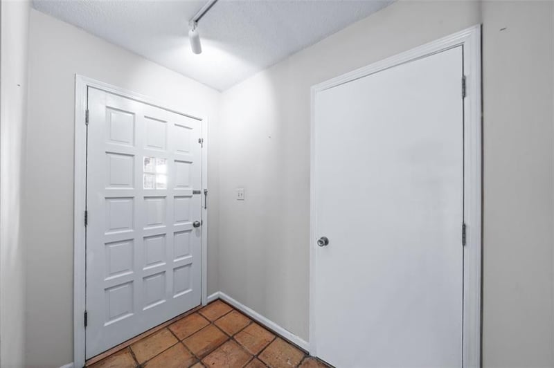 7704 102nd St, Overland Park, KS 66212