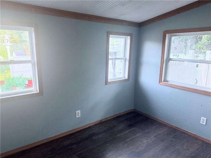 2313 Agency Rd, St Joseph, MO 64503