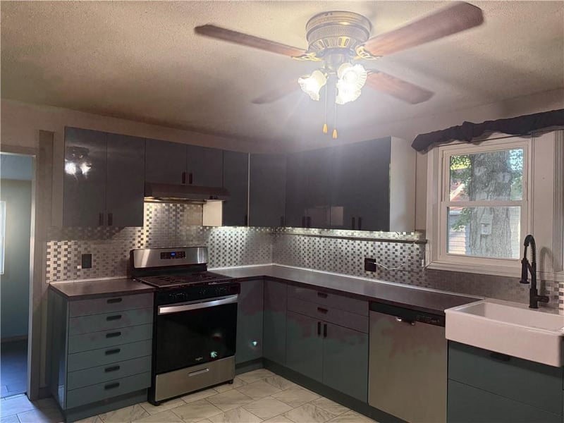 2313 Agency Rd, St Joseph, MO 64503