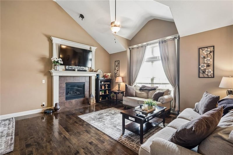 8905 Agnes Ave, Kansas City, MO 64156