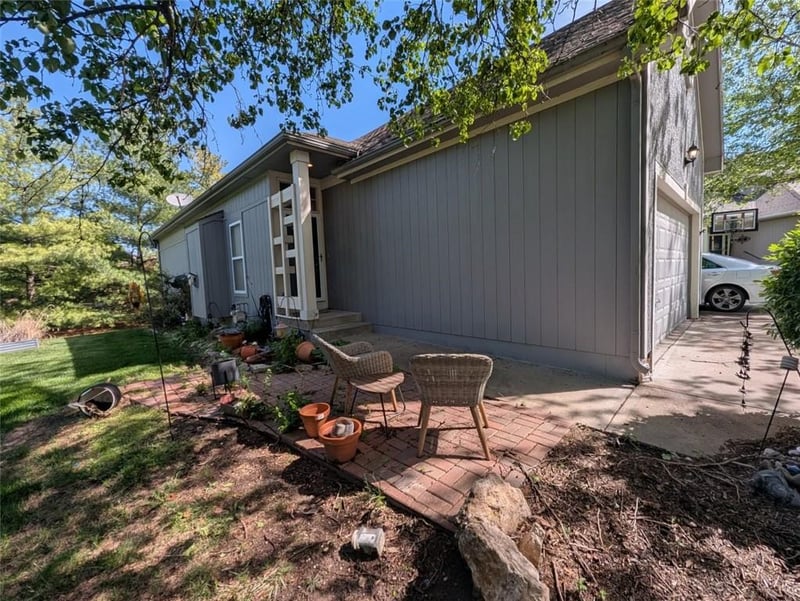 7317 Silverheel St, Shawnee, KS 66227