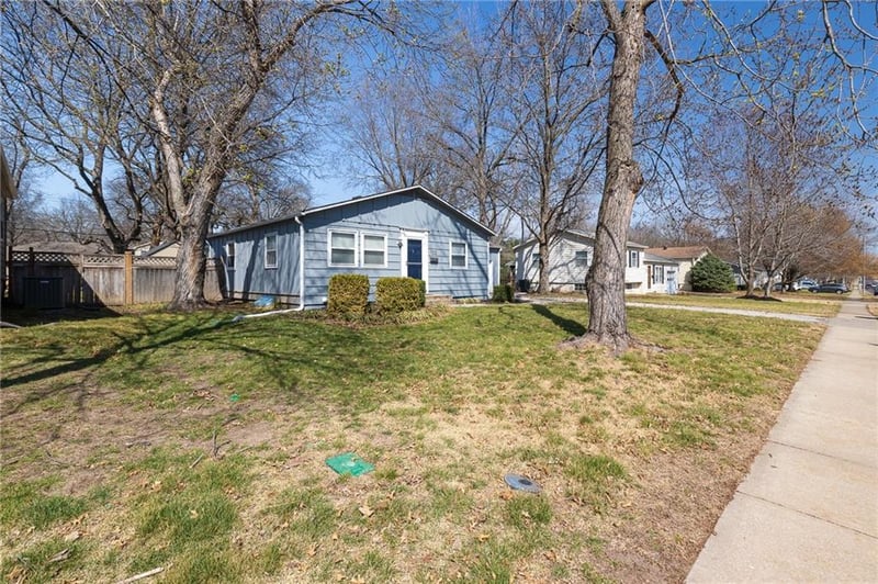 9212 99th Ter, Overland Park, KS 66212