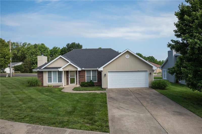 901 Fox Ridge Dr, Warrensburg, MO 64093